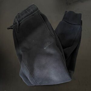 Nike Black Joggers with Elastic Cuffs and Tapered Fit